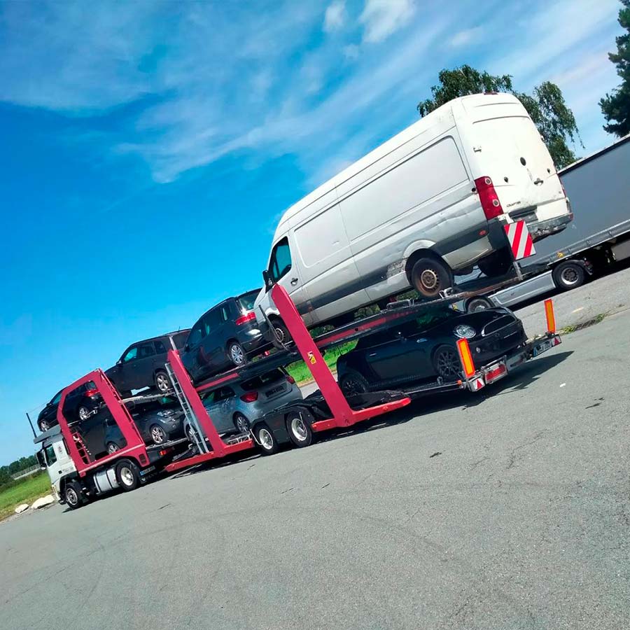 Autotransportes Sierra López camión con coches